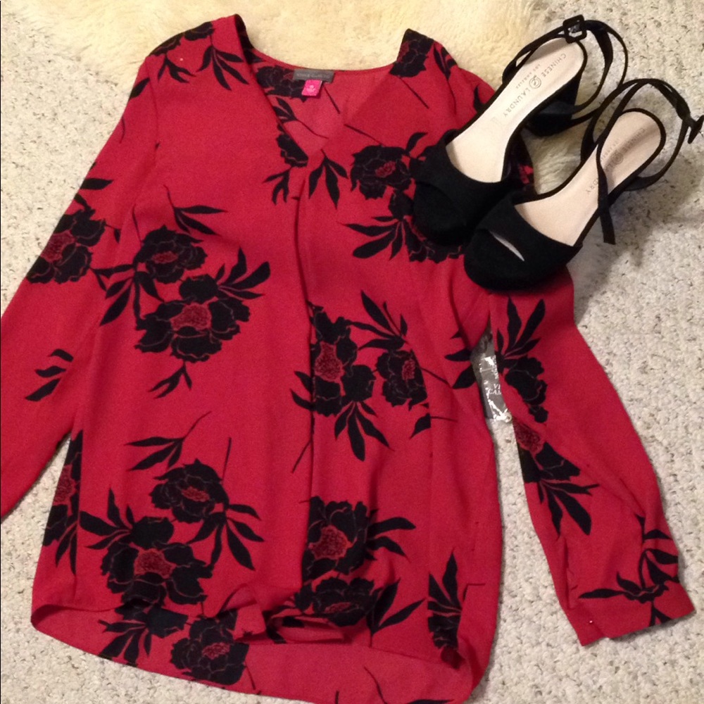 Never worn Vince Camuto blouse
